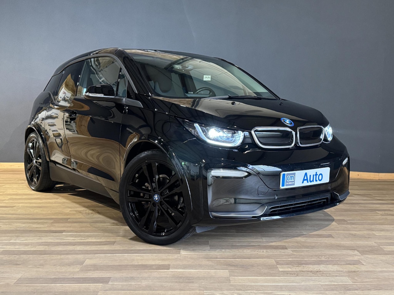 BMW i3 - S Dark Shadow Edition 120Ah 42 kWh H/K | NAVI | STOELVERW - AutoWereld.nl