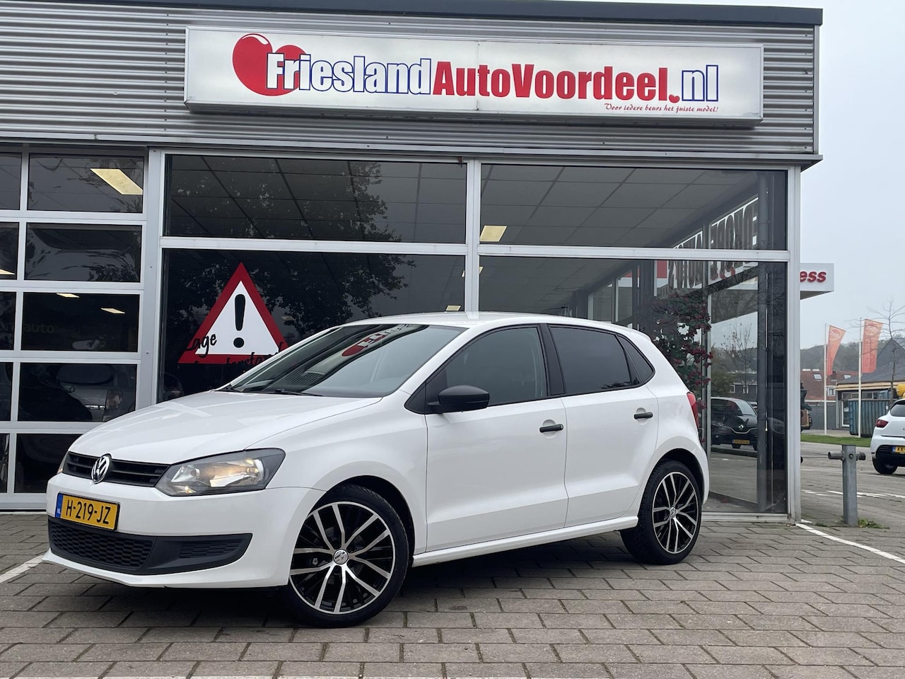 Volkswagen Polo - 1.2-12V BlueMotion Comfortline /5 drs/ Clima/17 inch LMV/ - AutoWereld.nl