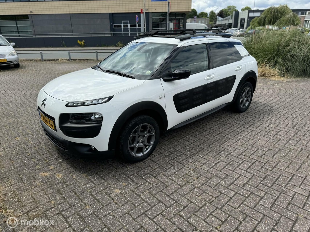 Citroën C4 Cactus - 1.2 e-VTi Shine 1.2 e-VTi Shine - AutoWereld.nl