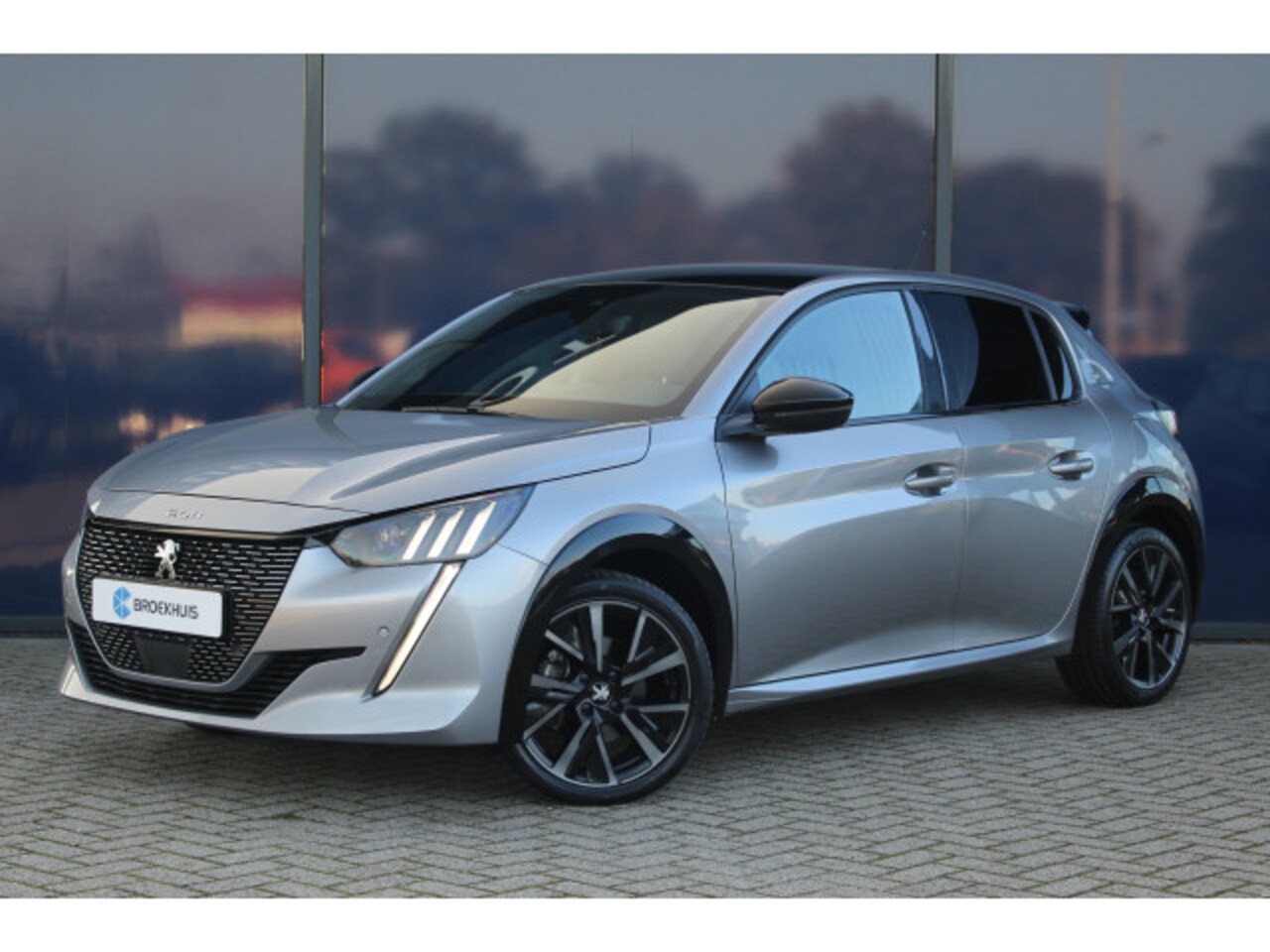 Peugeot 208 - 1.2 100PK GT Pack | Pano dak | Adap. Cruise C. | Virtual Cockpit | Navi | Cam | Apple/Andr - AutoWereld.nl