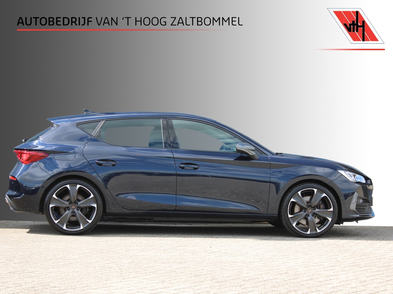 CUPRA Leon - 1.4 e-Hybrid 245pk VZ Adrenaline VIRTUAL COCKPIT KEY-LESS GO NAVI CAMERA 19'' - AutoWereld.nl