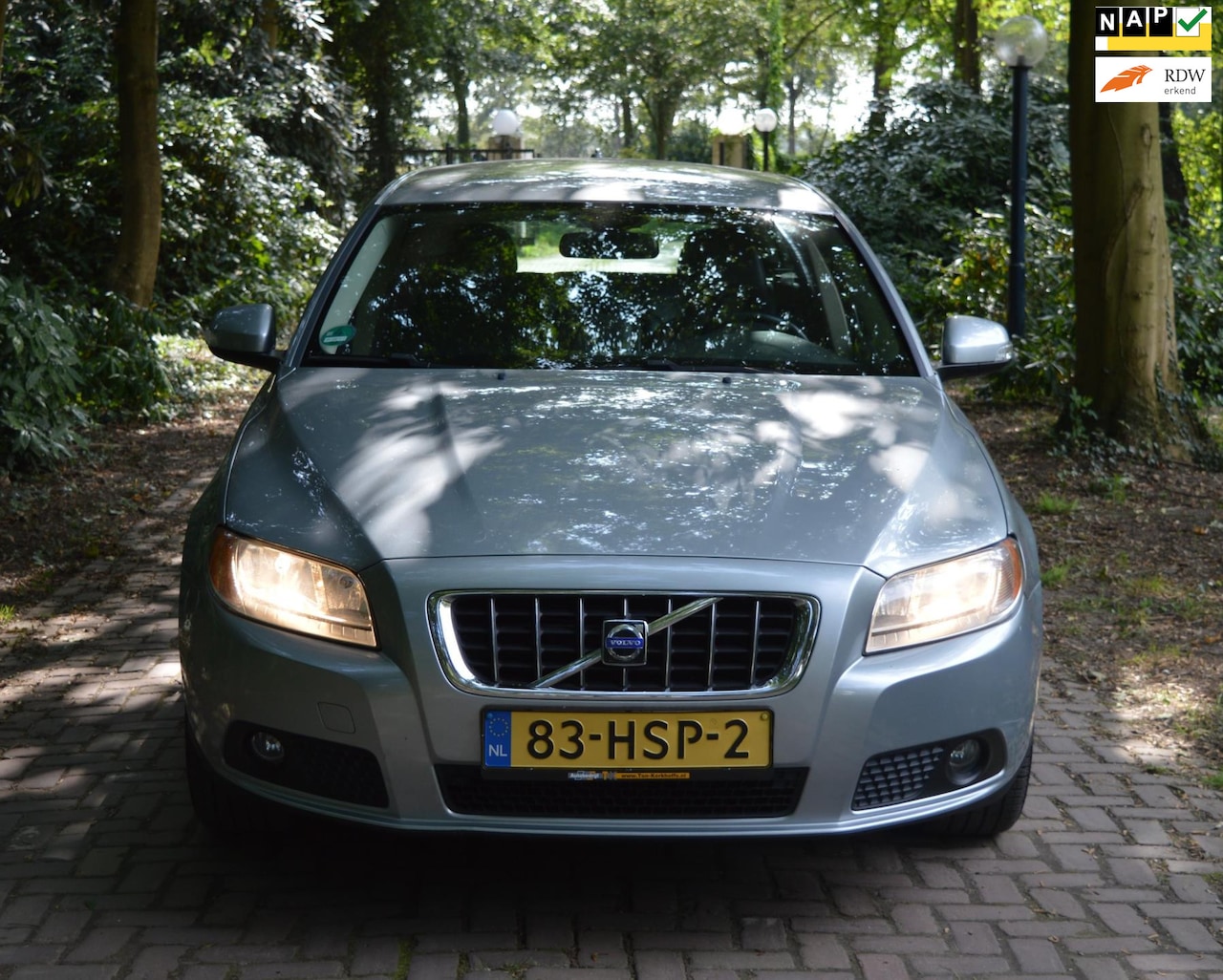 Volvo V70 - 2.0 2.0 - AutoWereld.nl