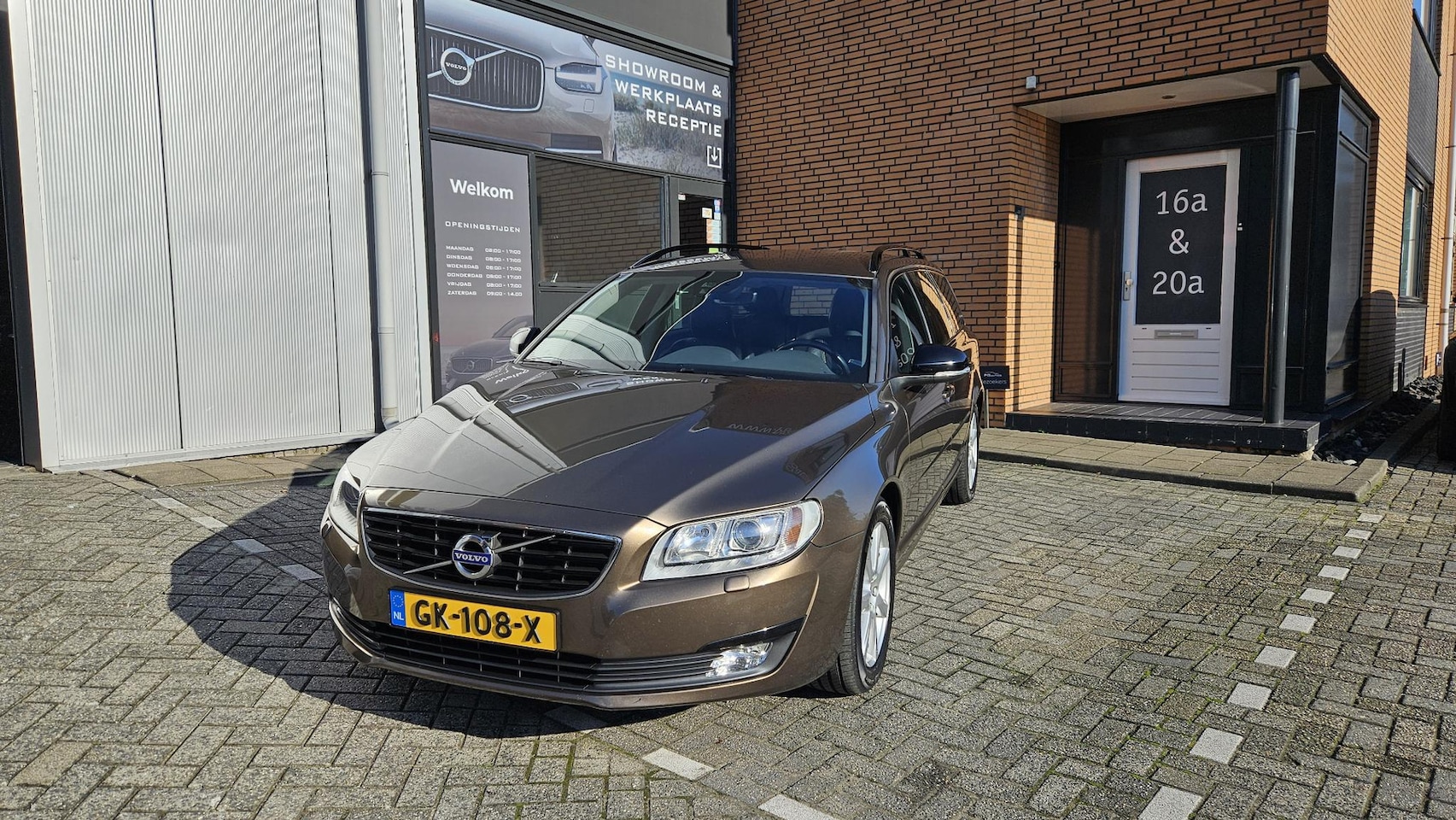 Volvo V70 - 2.0 T4 Dynamic Edition 2.0 T4 Dynamic Edition - AutoWereld.nl