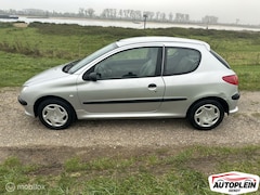 Peugeot 206 - 1.4 XR