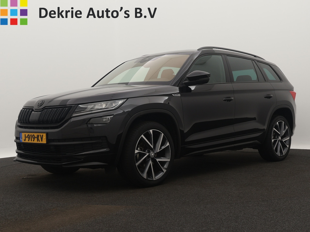 Skoda Kodiaq - 1.5 TSI 150PK Sportline Business Panoramadak / Pdc.+Camera / Navigatie / Lmv.20" / Half-le - AutoWereld.nl