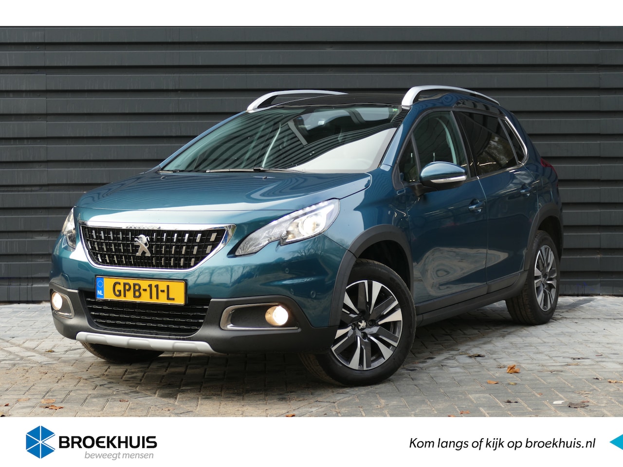 Peugeot 2008 - 1.2 PURETECH 130PK ALLURE / NAVI / CLIMA / PDC / 16" LMV / CAMERA / PANO.DAK / TREKHAAK / - AutoWereld.nl