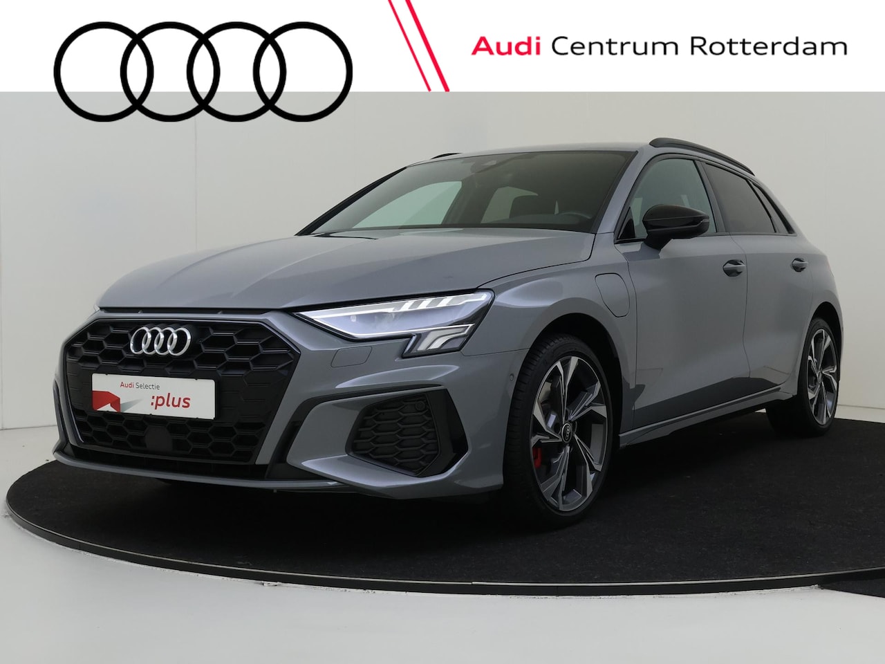 Audi A3 Sportback - 45 TFSI e S edition Competition | Keyless | Parkeerassistent | Navigatie | Stoelverwarming - AutoWereld.nl