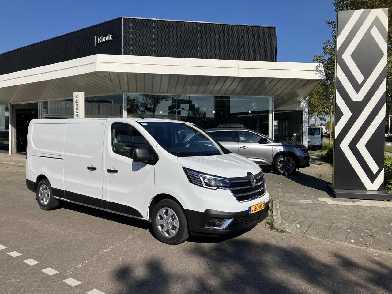 Renault Trafic - 2.0 Blue dCi 130 T30 L2H1 Advance - Demo / Vierseizoenbanden  / Achteruitrijcamera / EASY - AutoWereld.nl