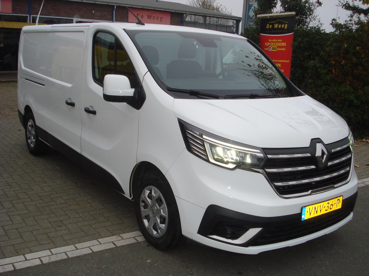 Renault Trafic - 2.0 dCi 131pk L2H1 EURO 6-NAVI-AIRCO - AutoWereld.nl