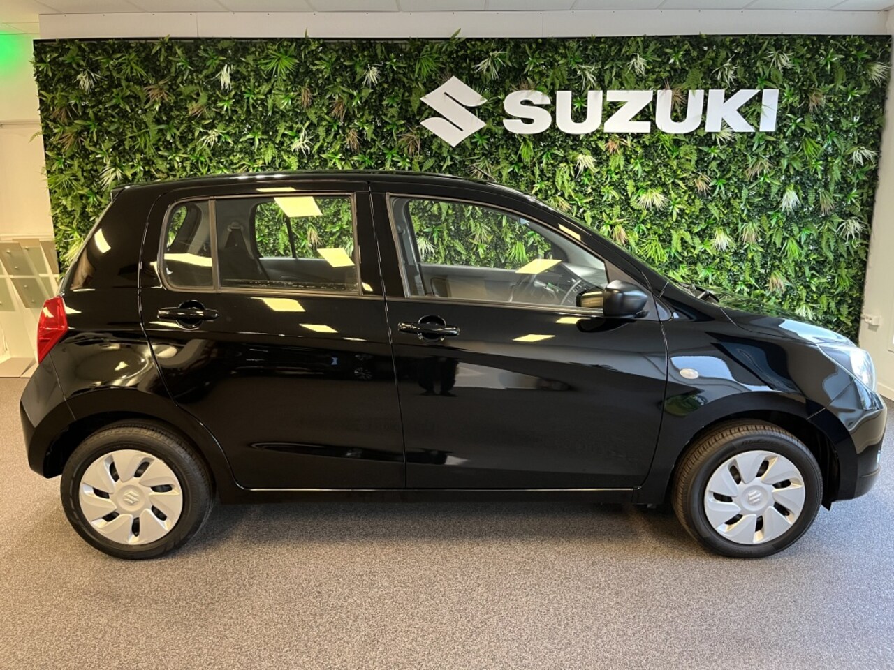 Suzuki Celerio - 1.0 Comfort AUTOMAAT AIRCO 1.0 Comfort - AutoWereld.nl