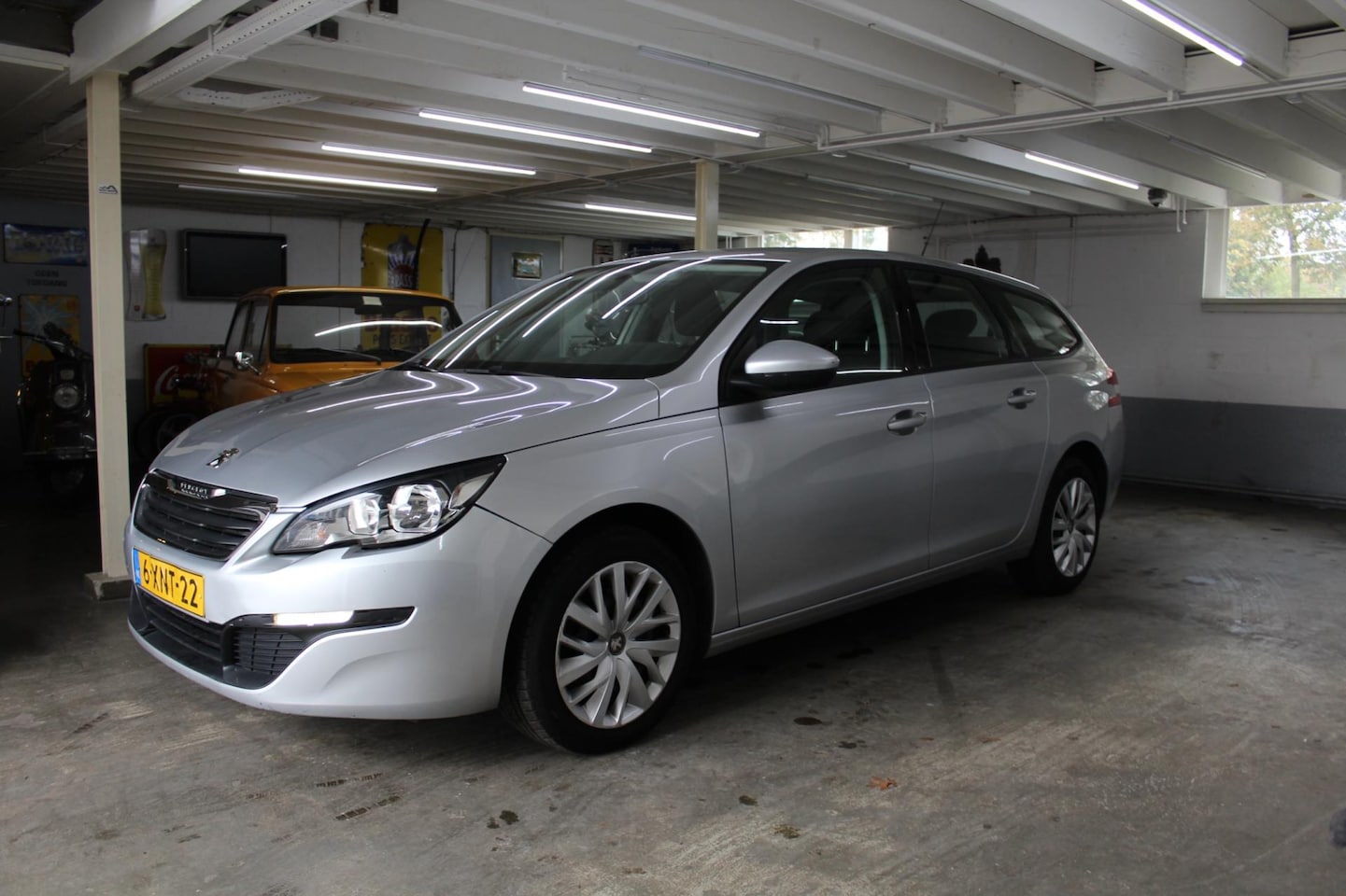 Peugeot 308 SW - 1.2 e-THP Blue Lease 1.2 e-THP Blue Lease - AutoWereld.nl