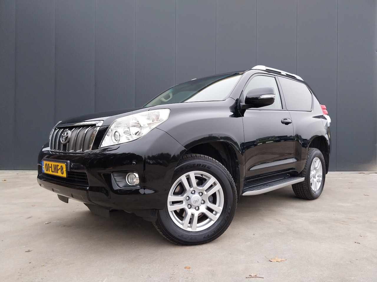 Toyota Land Cruiser - 3.0 D-4D VX AUTOMAAT CAMERA LEER NAVI CRUISE ECC TREKHAAK - AutoWereld.nl