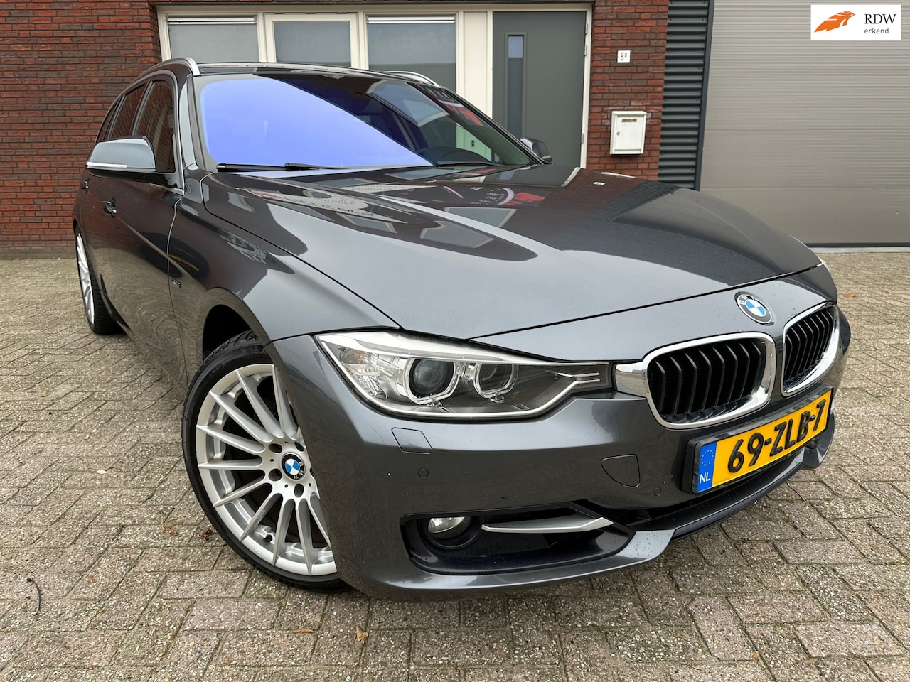 BMW 3-serie Touring - 328i High Executive / Automaat / Leder / NAP - AutoWereld.nl