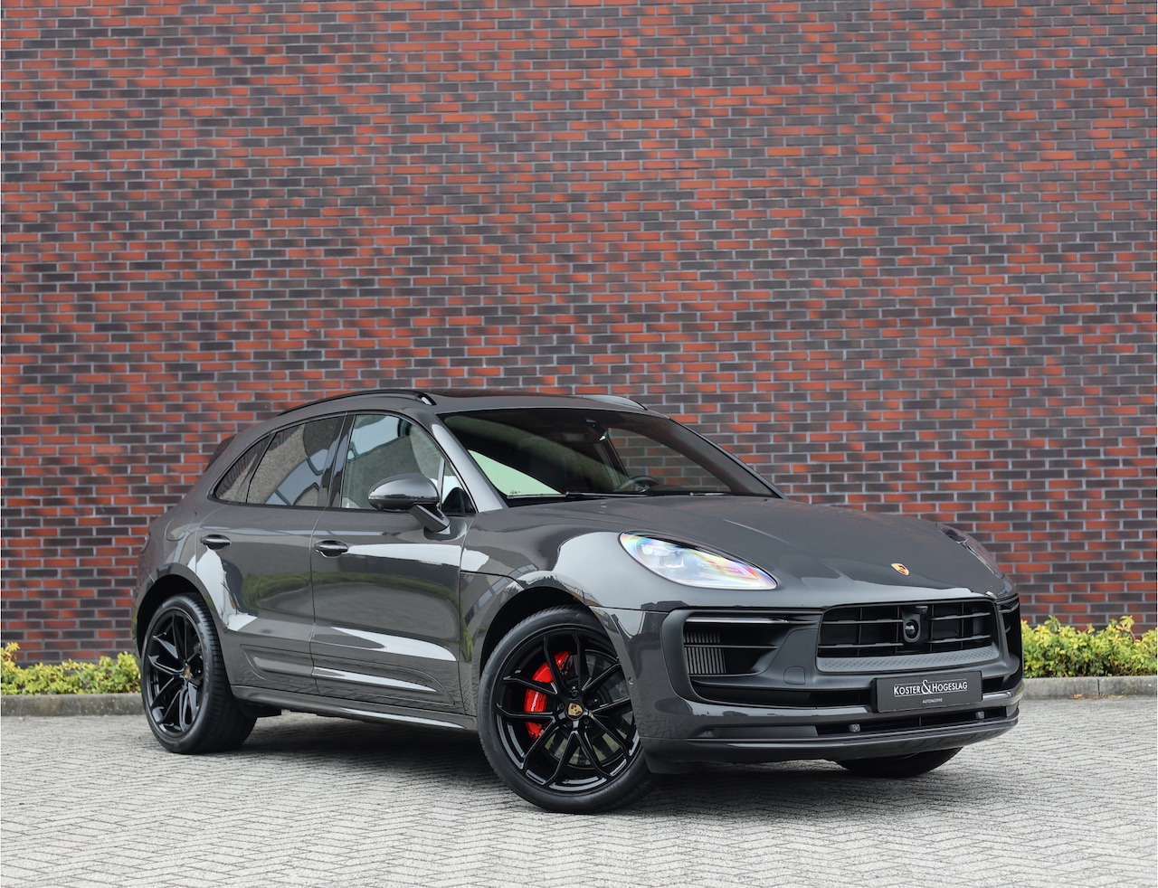 Porsche Macan - 2.9 GTS *Grau Schwarz*Sport Chrono*Pano* - AutoWereld.nl