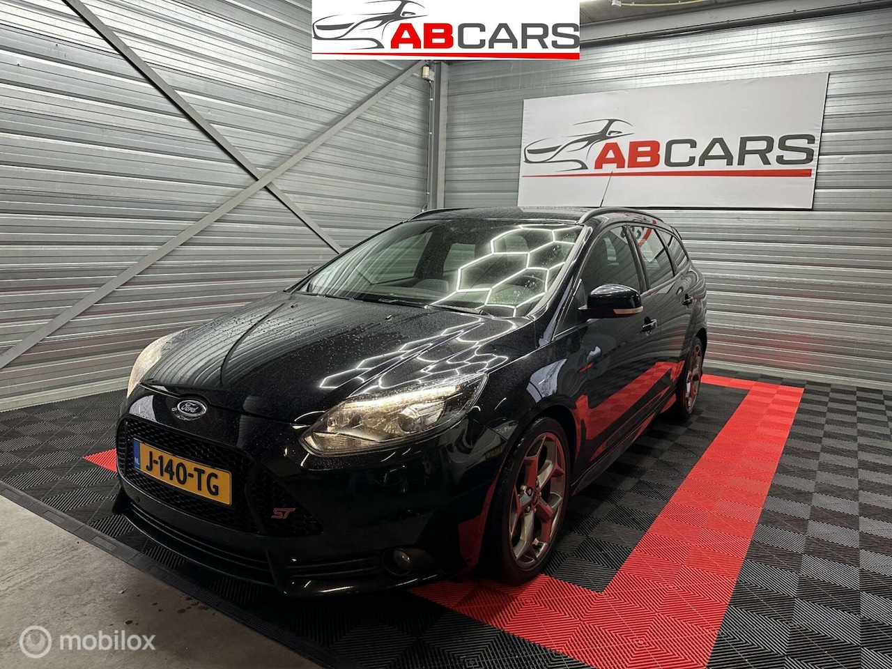 Ford Focus Wagon - 2.0 EcoBoost ST-3 - Full option - 250PK - AutoWereld.nl