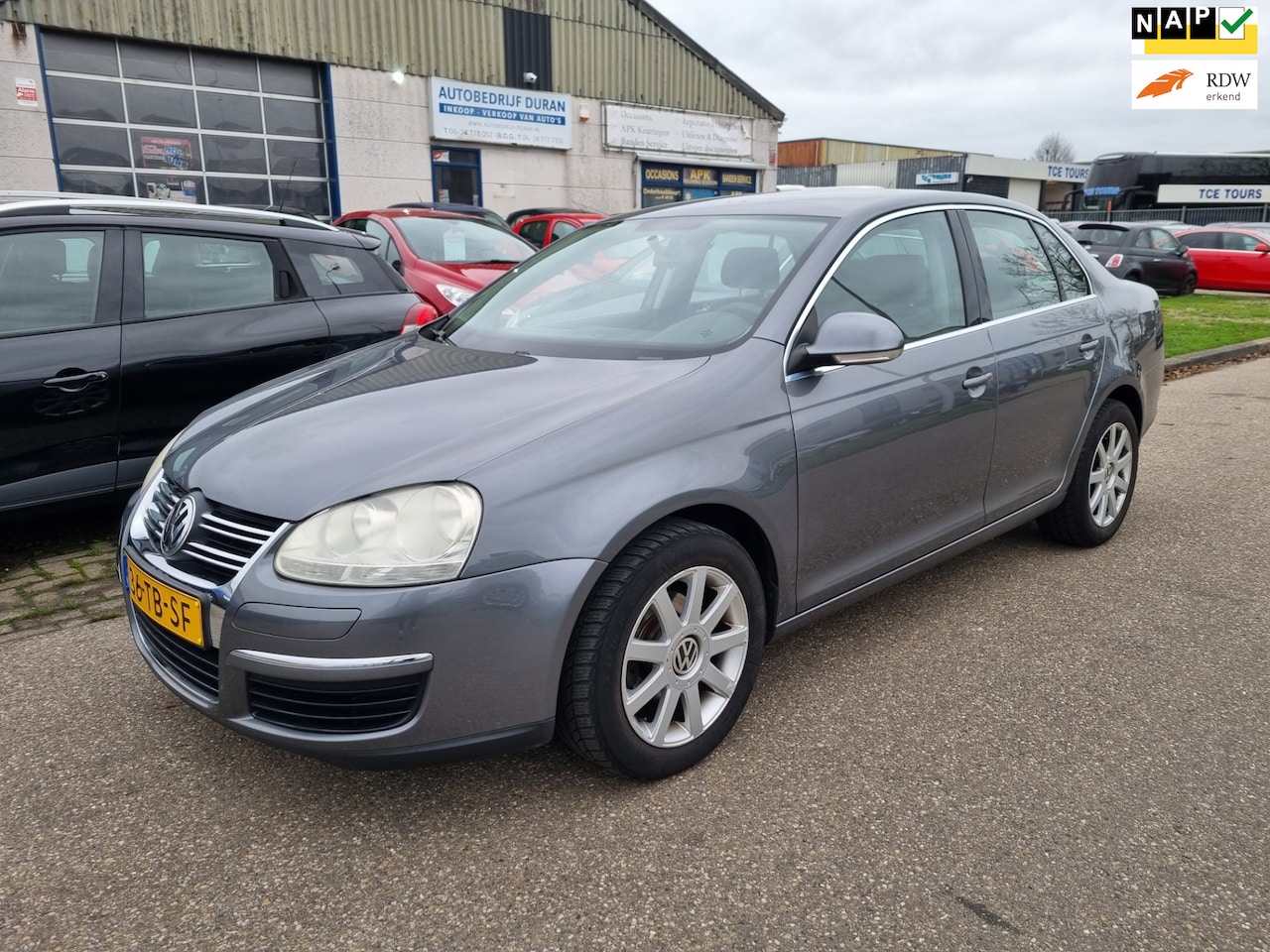 Volkswagen Jetta - 1.6 Comfortline Clima Bj:2006 NAP! - AutoWereld.nl