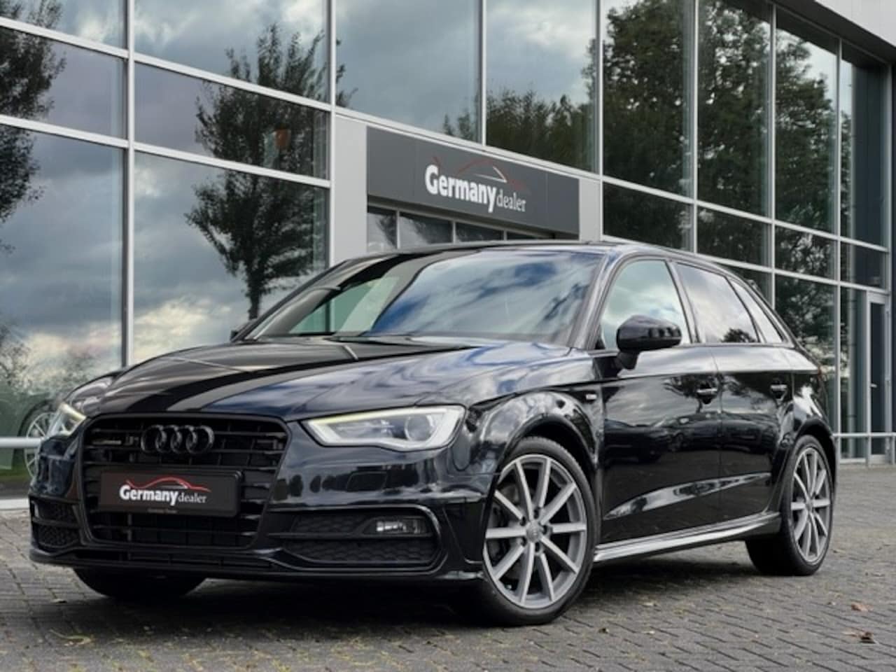 Audi A3 Sportback - 2.0TDI 184PK Quattro 2xS-Line Black Optic Navi Xenon Cruise - AutoWereld.nl