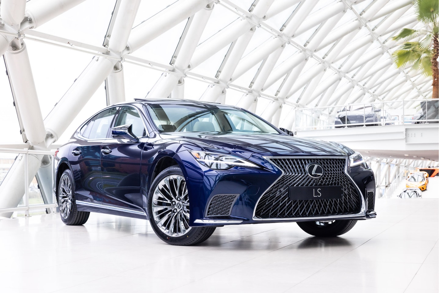 Lexus LS - 500h AWD President Line | Ottoman seat | Massage function | - AutoWereld.nl