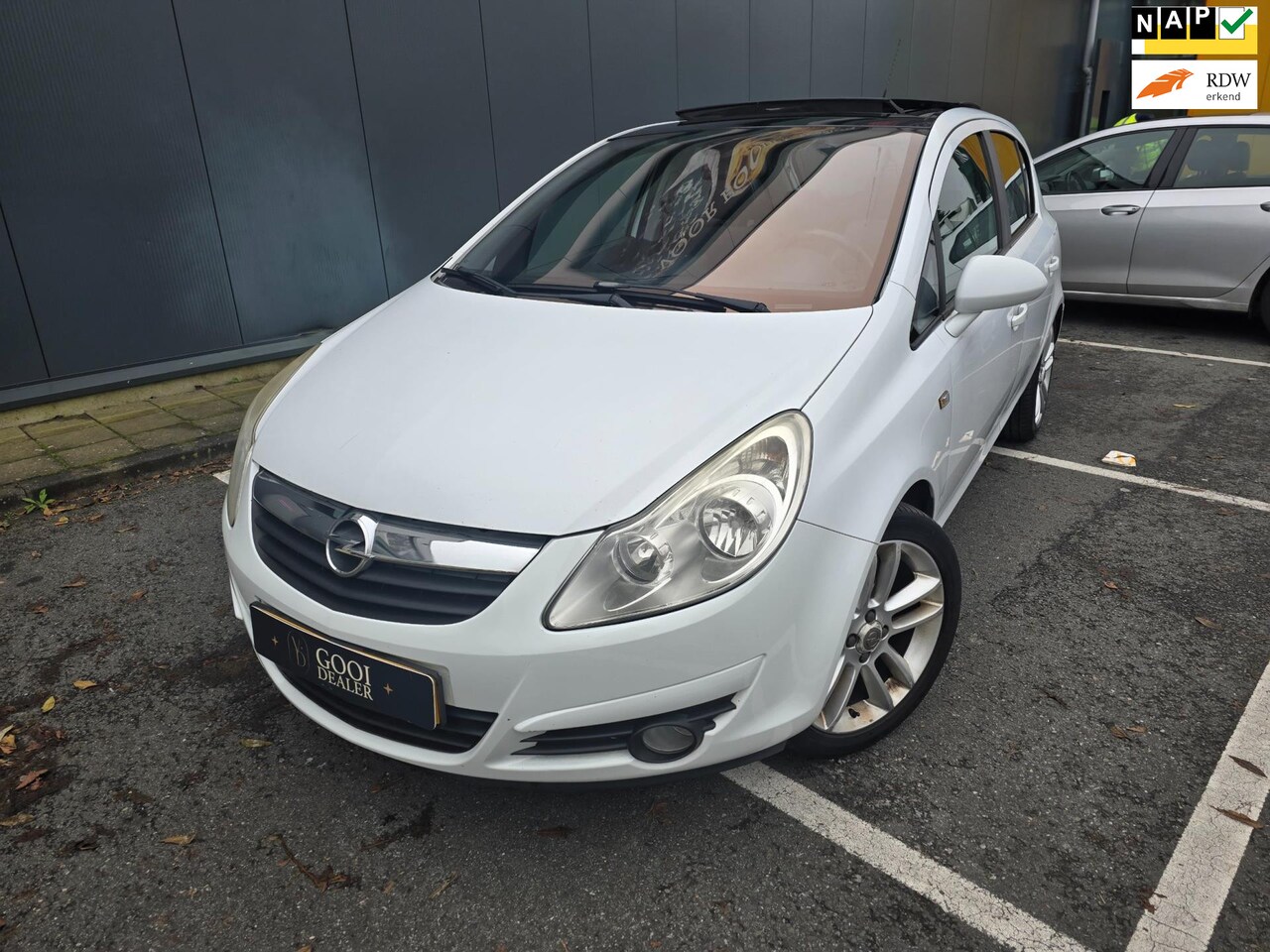 Opel Corsa - 1.4-16V Cosmo PANO LEDER PDC VOL! - AutoWereld.nl