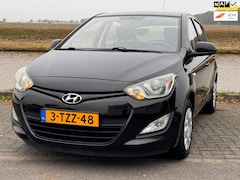 Hyundai i20 - 1.2i i-Drive / AIRCO / TREKHAAK