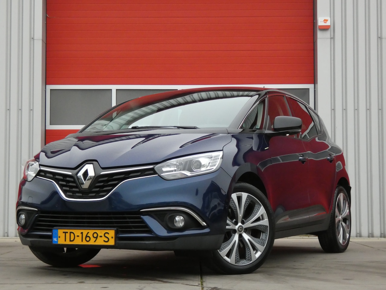 Renault Scénic - 1.2 TCe Intens/ lage km/ zeer mooi! - AutoWereld.nl