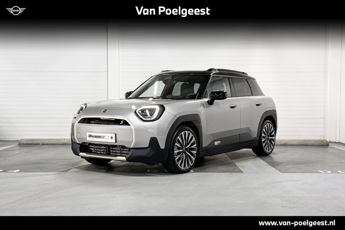 MINI Mini-Electric - Aceman SE | Favoured Uitvoering | Pakket M | 19" Eternal Spoke 2-tone - AutoWereld.nl