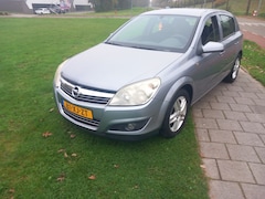 Opel Astra - 1.6 Temptation