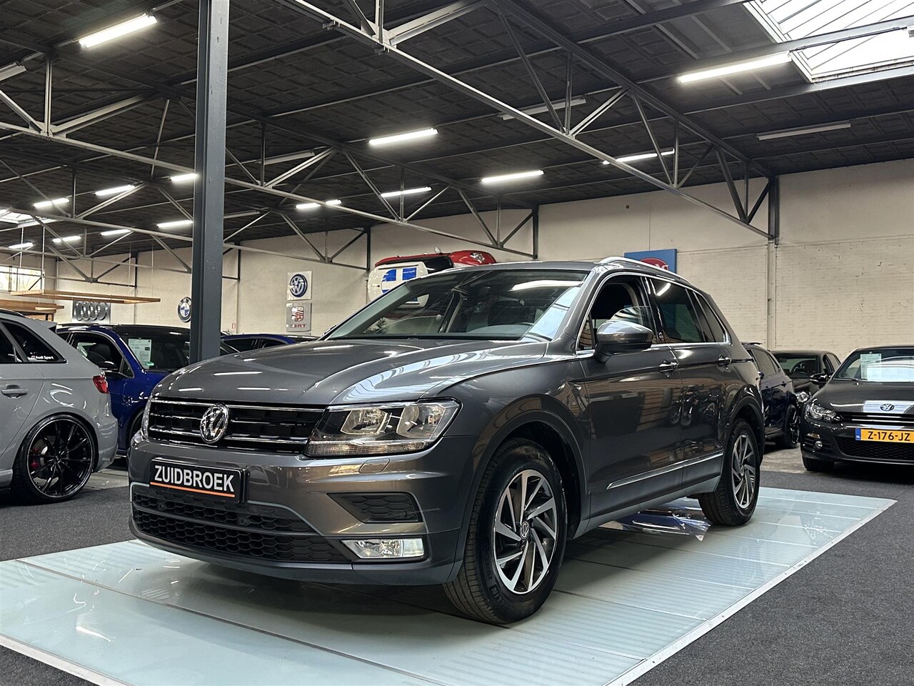 Volkswagen Tiguan - 1.4 TSI 125PK SOUND Navigatie Clima Airco Stuurbed. - AutoWereld.nl