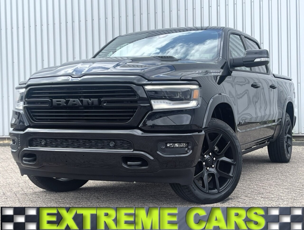 Dodge Ram Pick Up - 1500 4x4 Crew Cab Laramie Night Luchtvering - AutoWereld.nl