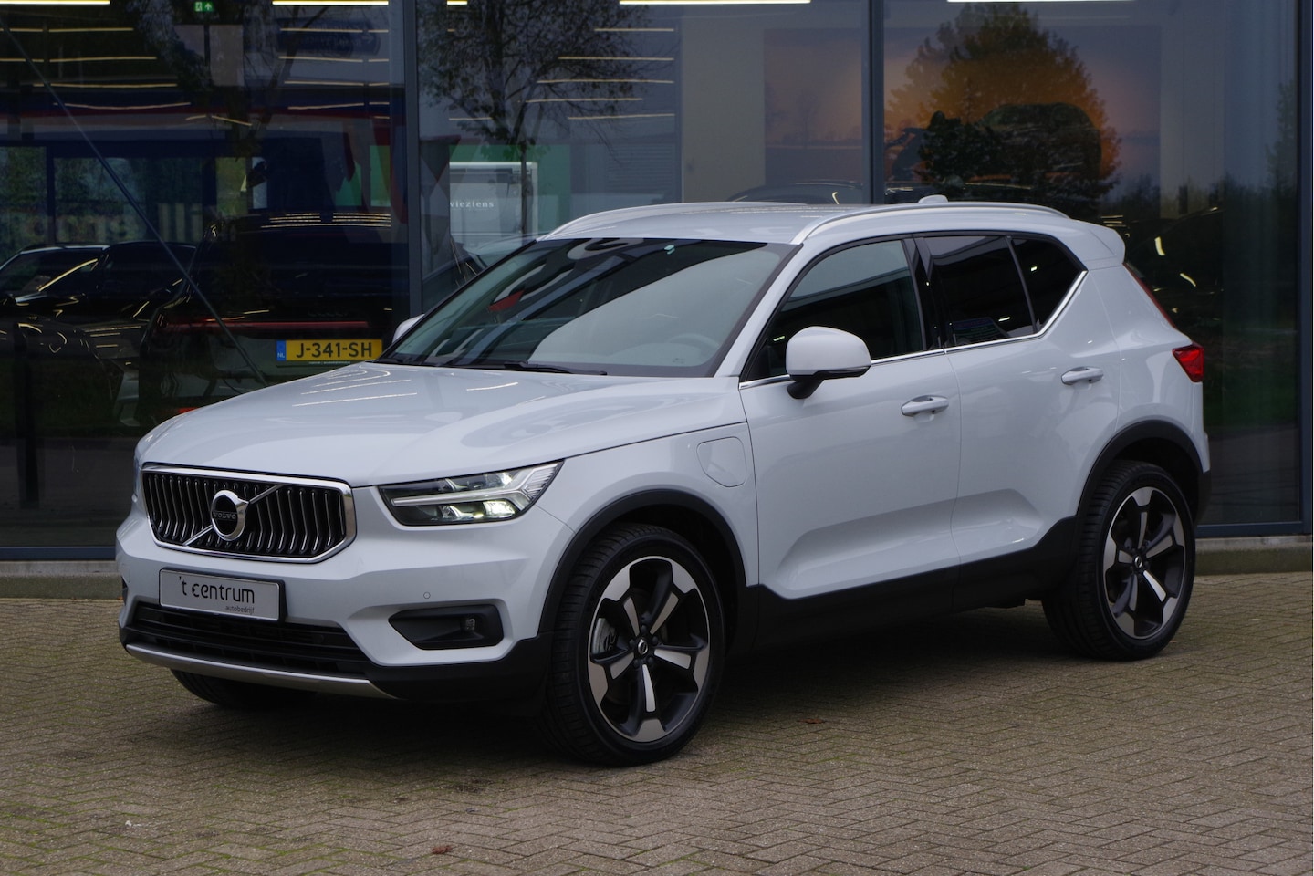 Volvo XC40 - 1.5 T5 262 PK Recharge Inscription Plug-In Hybride, Camera, Apple-Carplay, LED - AutoWereld.nl