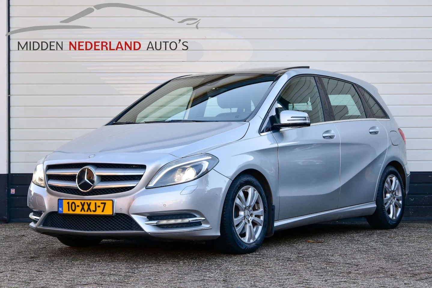 Mercedes-Benz B-klasse - 200 Ambition * PANORAMA DAK * STOELVERWARMING * AUTOMAAT * - AutoWereld.nl