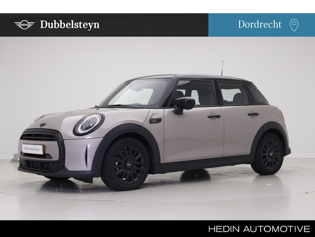 MINI Cooper - 5-deurs Camden Plus | Panoramadak | 16" Victory Spoke Black | PDC achter - AutoWereld.nl