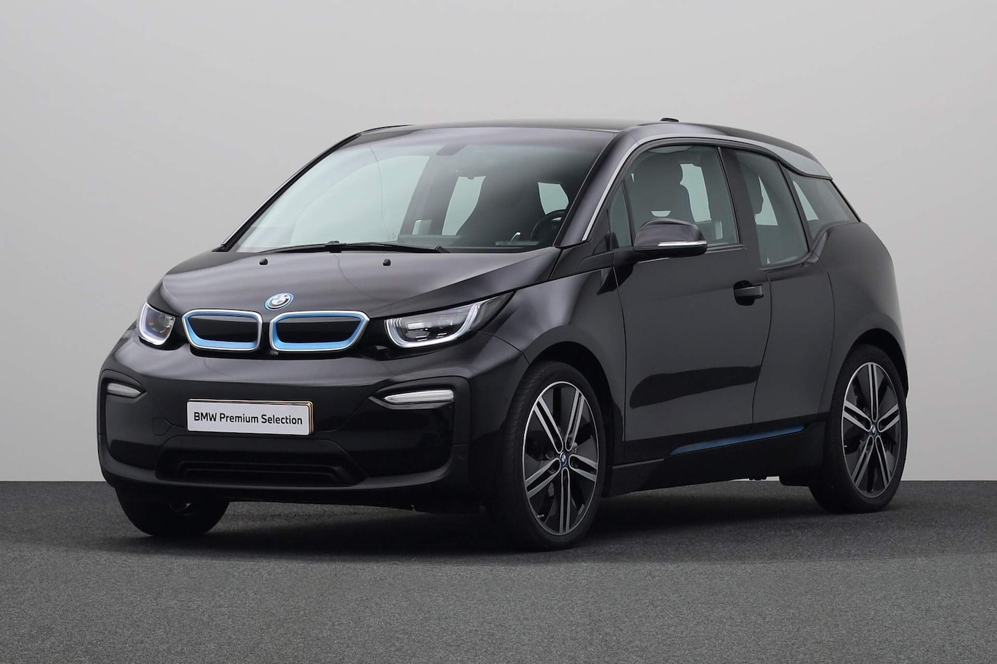 BMW i3 - Executive Edition 120Ah 42 kWh | Achteruitrijcamera | Warmtepomp | PDC | Navigatiesysteem - AutoWereld.nl