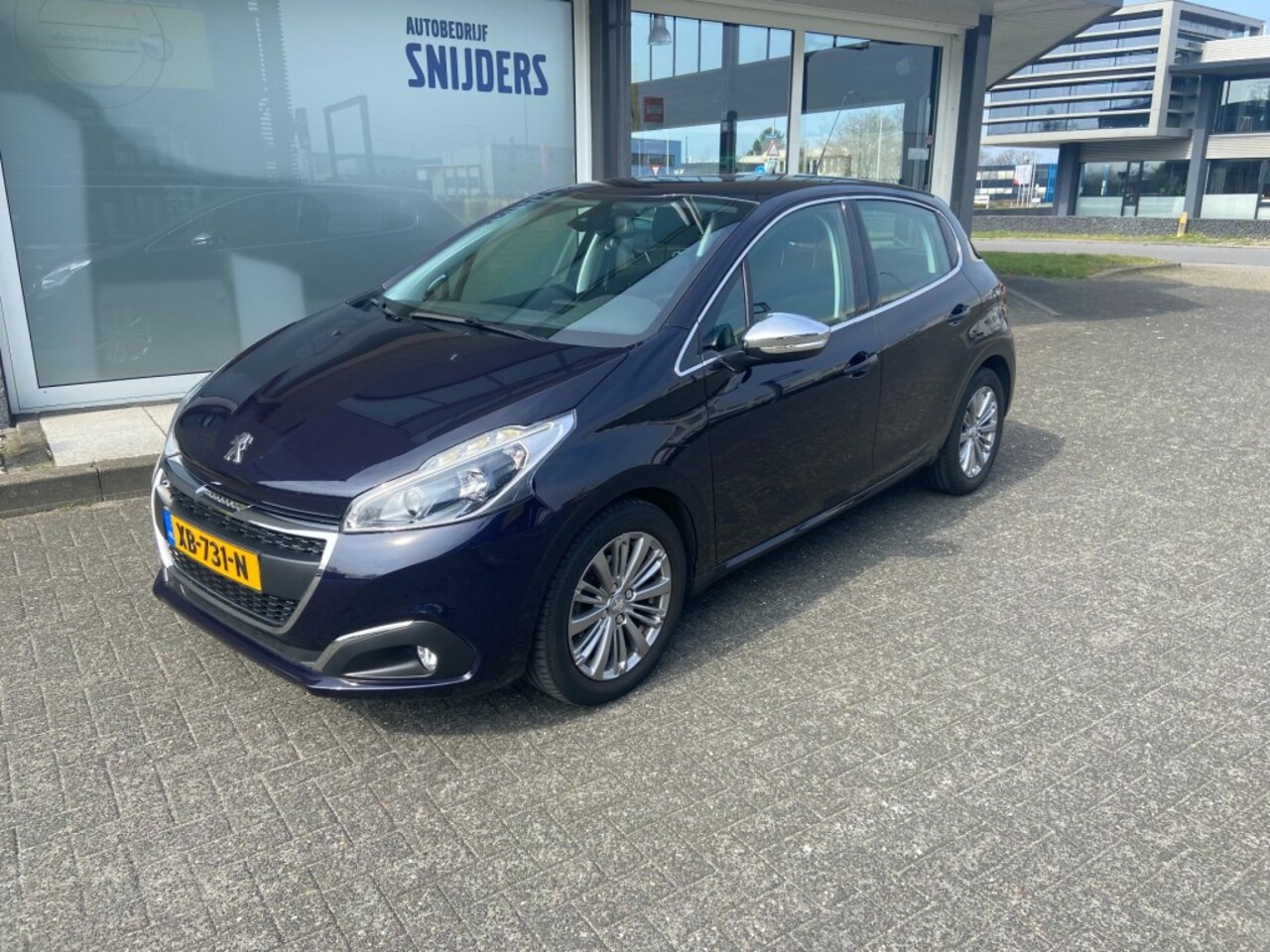 Peugeot 208 - 1.2VTI - 110pk Ececutive - AutoWereld.nl