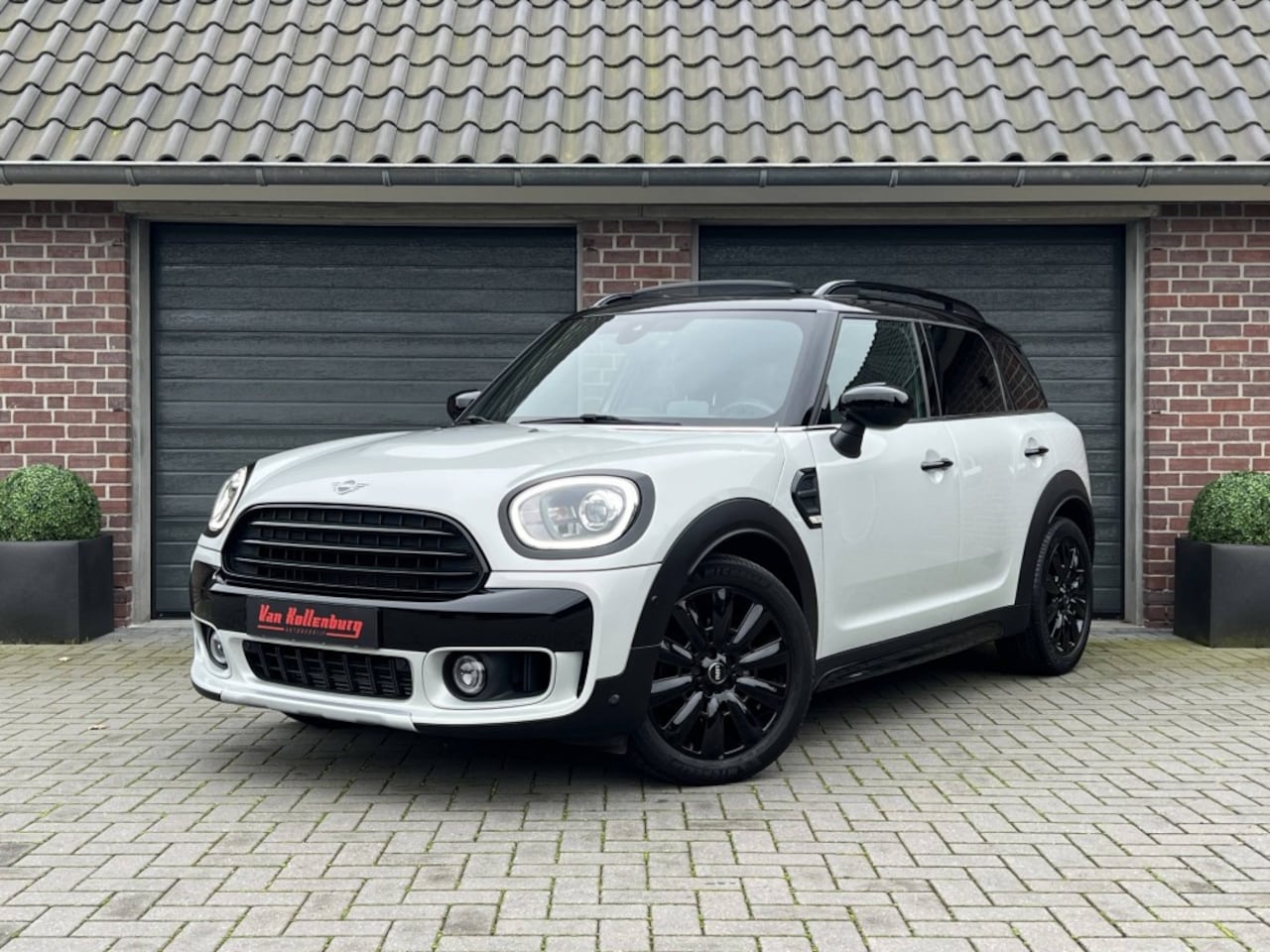 MINI Countryman - 1.5 White Silver Ed. Pano HUD Leder Harman Kardon 29dkm. - AutoWereld.nl