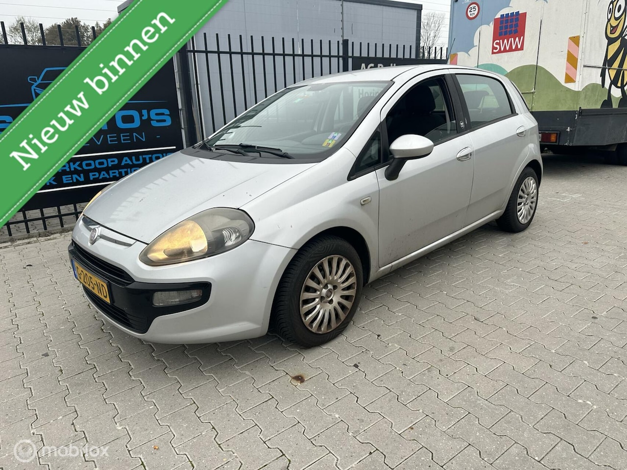 Fiat Punto - 1.3 JTD Active lager licht hoorbaar - AutoWereld.nl