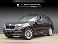 BMW X3 - xDrive30e / Panoramadak / Elek. Trekhaak / Stoelverwarming / Apple Carplay