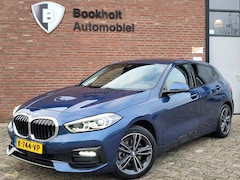 BMW 1-serie - 118i Sport Line, Carplay, Virtual Cockpit, DAB (1e eig. NL-auto met NAP)