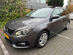 Peugeot 308 SW - 1.2 PureTech Executive / Pano'dak / Carplay / LED / PDC