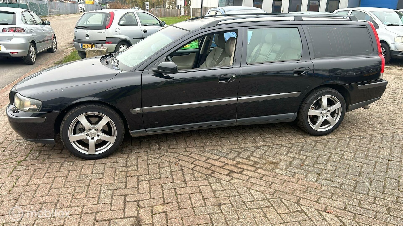 Volvo V70 - AUT 2.4 - AutoWereld.nl