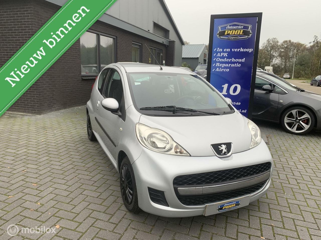 Peugeot 107 - 1.0-12V Black & Silver - AutoWereld.nl