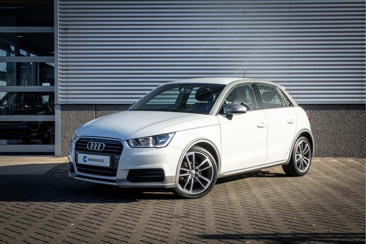 Audi A1 Sportback - 1.0 TFSI 95pk DSG Active | Cruise | Navigatie | Airco | - AutoWereld.nl