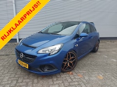 Opel Corsa - 1.6 Turbo OPC Nurnberg Edit. airco, cruisecontrol, parkeersensoren achter, panoramadak,