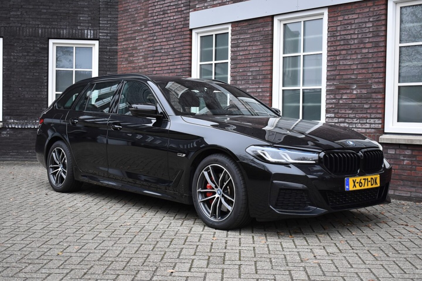 BMW 5-serie - 530 530e Business Edition Plus - AutoWereld.nl