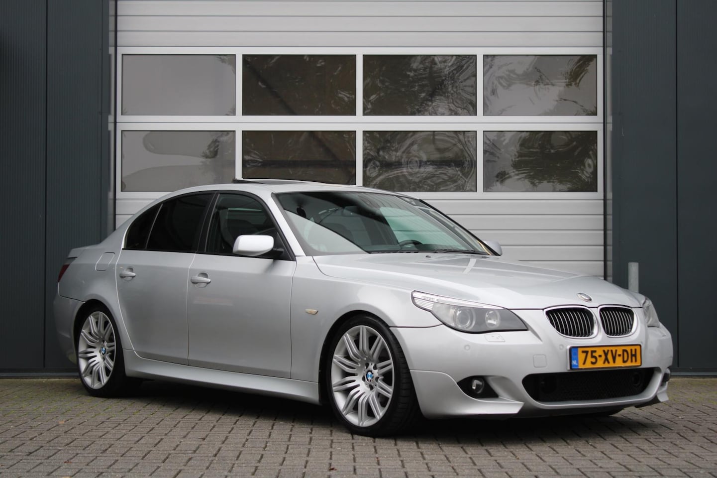 BMW 5-serie - 535d Executive M-Pakket 272pk Adapp.Cruise/SoftClose/Keyless/ActiveSteering/Schuifdak/Napp - AutoWereld.nl