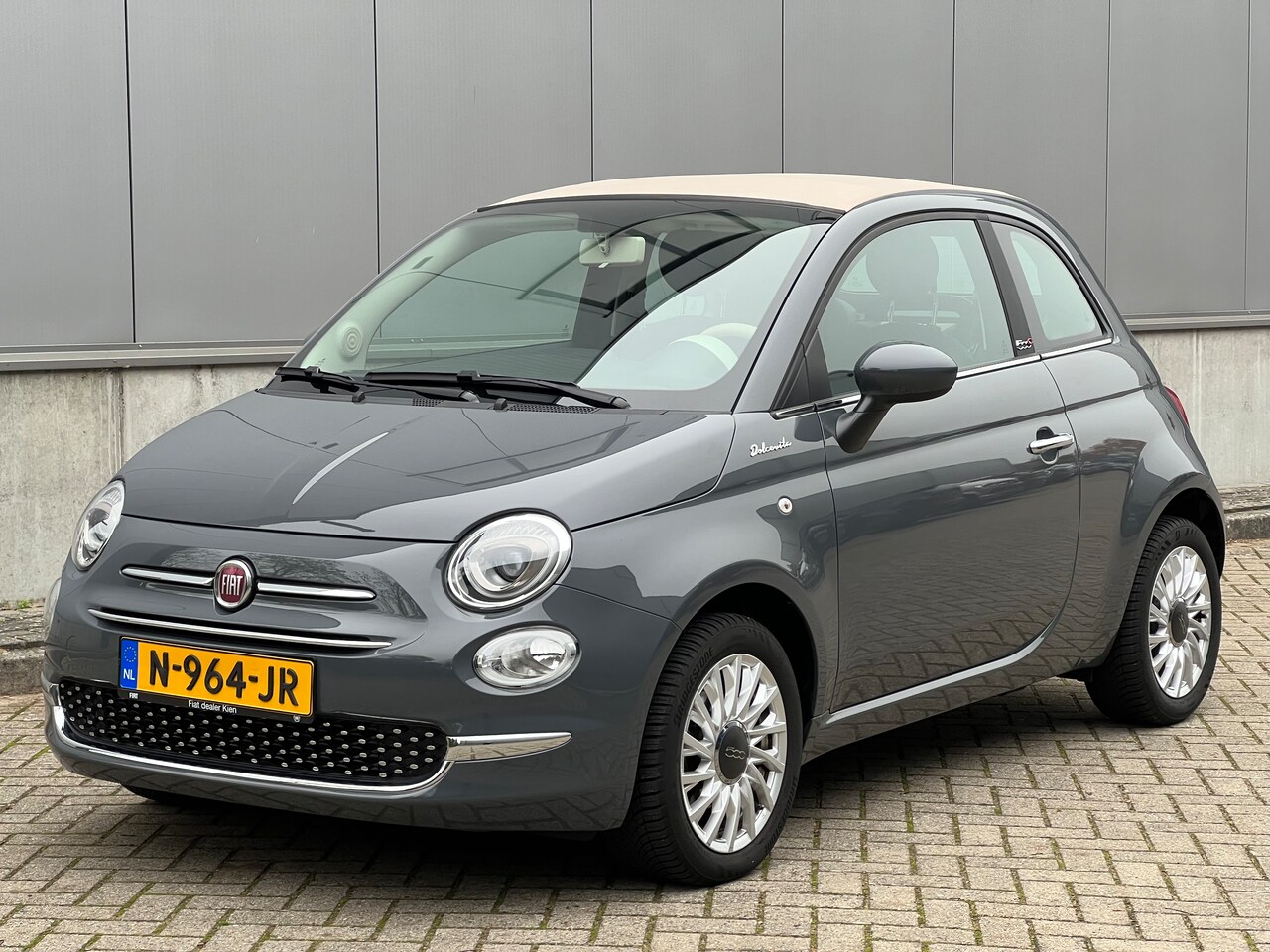 Fiat 500 C - 1.0 Hybrid Dolcevita 11.000KM | 6-bak | NLauto+NAP | 1jaar garantie | 1e eigenaar - AutoWereld.nl