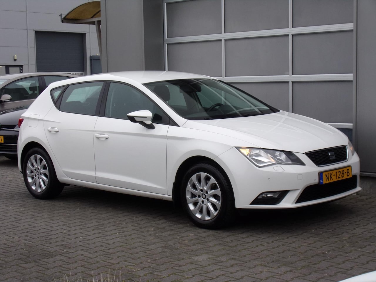 Seat Leon - 1.2 TSI Style PDC/Clima/Stoelverw!! - AutoWereld.nl