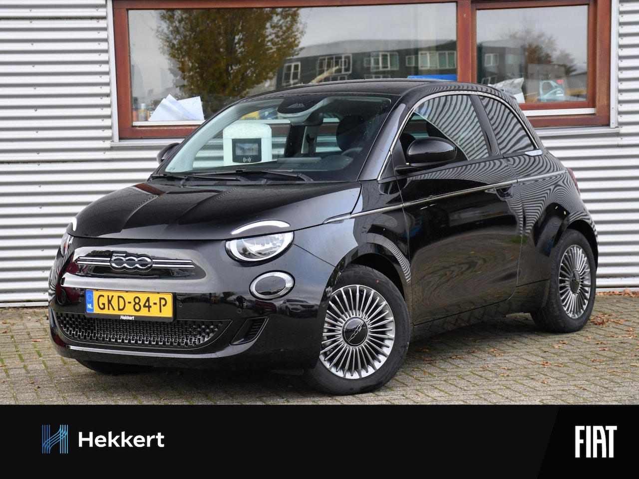 Fiat 500e - Urban 42 kWh 118pk Automaat PDC + CAM. | DODE HOEK | CRUISE.C | STOELVERW. VOOR | APPLE-CA - AutoWereld.nl