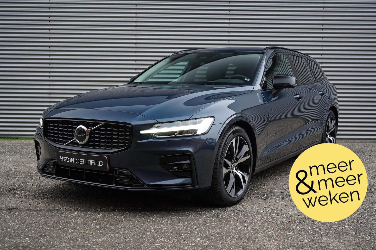 Volvo V60 - 2.0 B4 Plus Dark | Lighting Pack| Trekhaak | extra getint glas | elektrisch verstelb. best - AutoWereld.nl