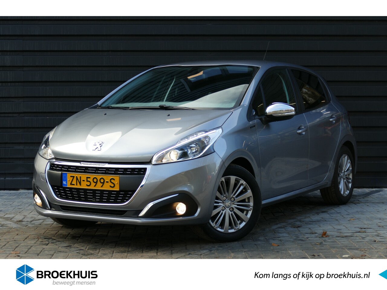 Peugeot 208 - 1.2 PURETECH 82PK 5-DRS SIGNATURE / NAVI / LED / CLIMA / PDC / 16"LMV / BLUETOOTH / CRUISE - AutoWereld.nl